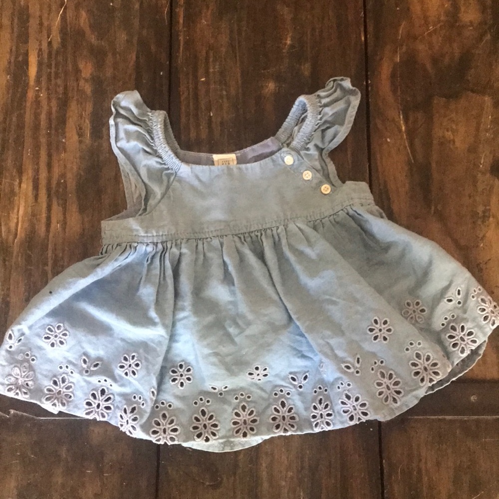 GAP chambray top
